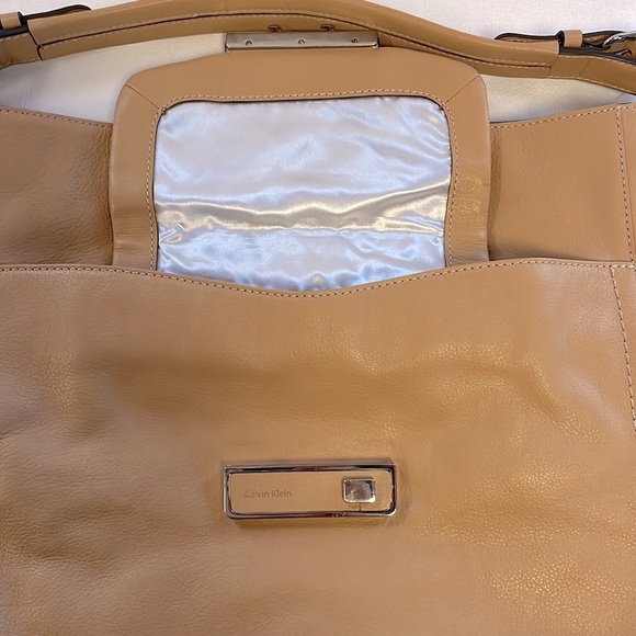Calvin Klein Handbag New - Picture 6 of 10